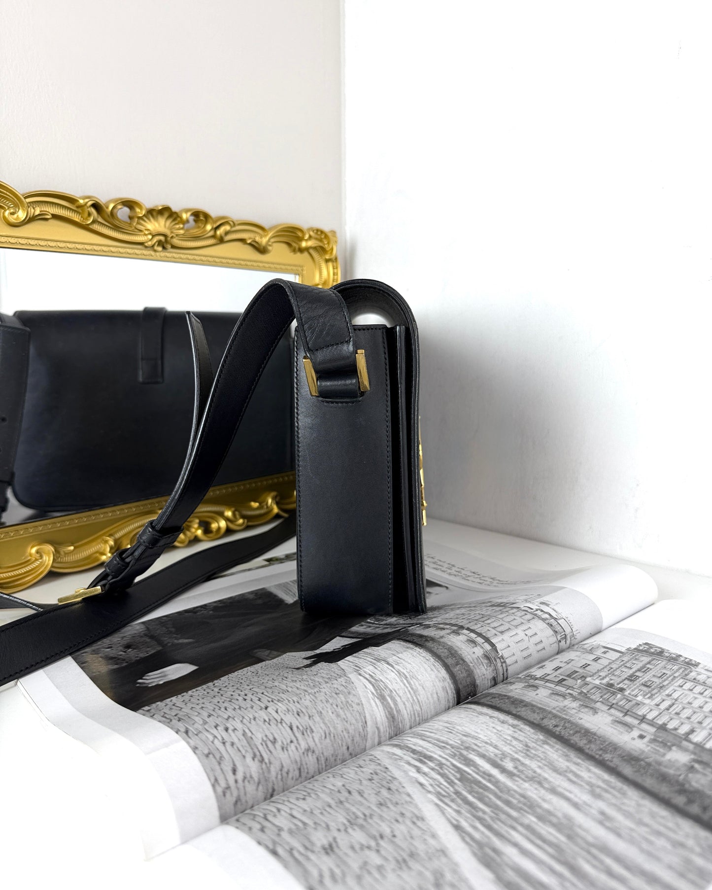Université Shoulder Bag