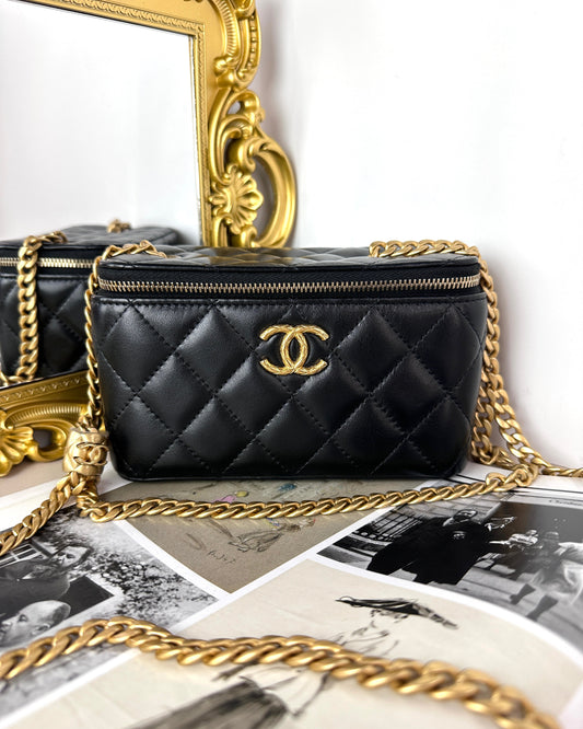Small Vanity Case with Chain