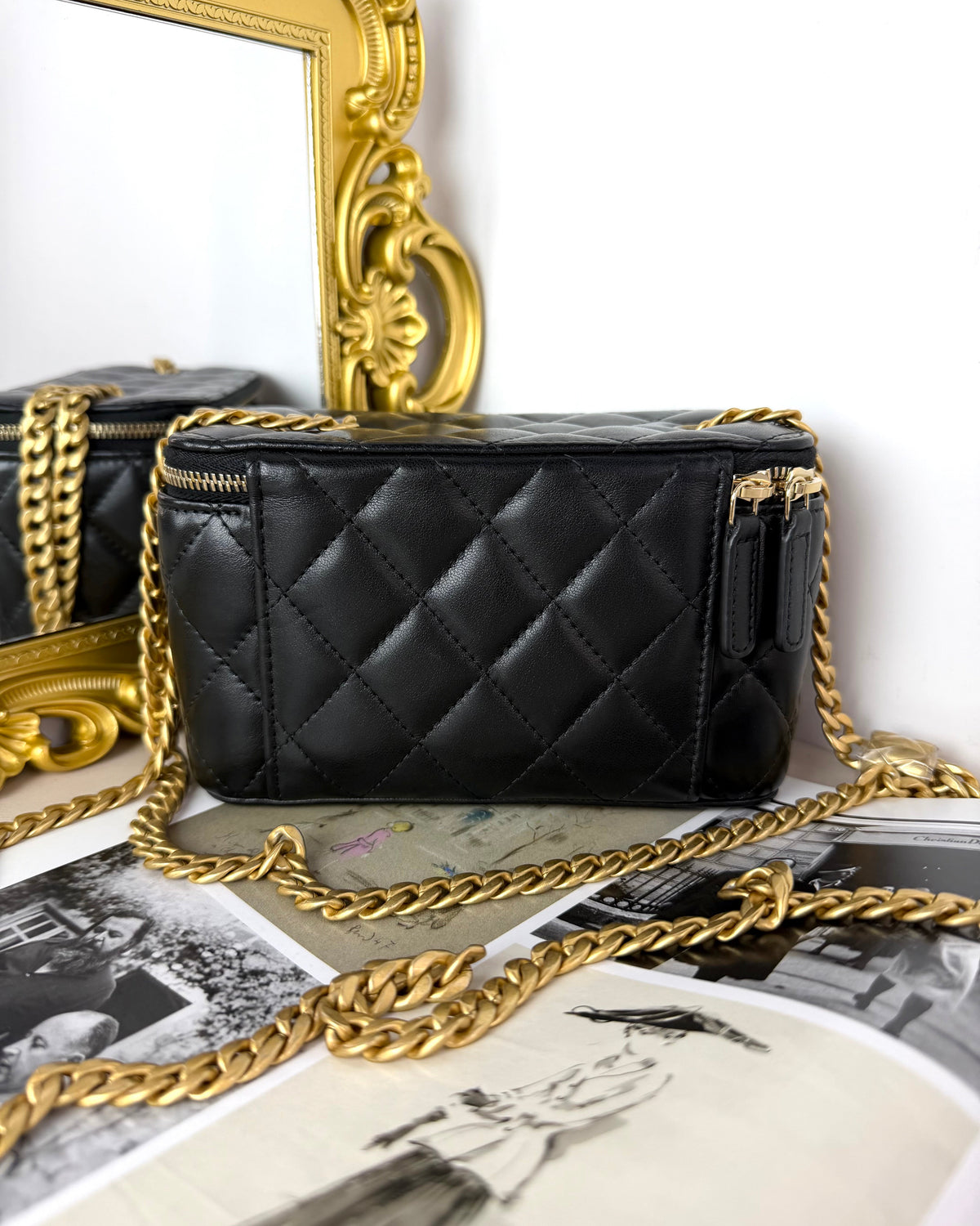 Small Vanity Case with Chain