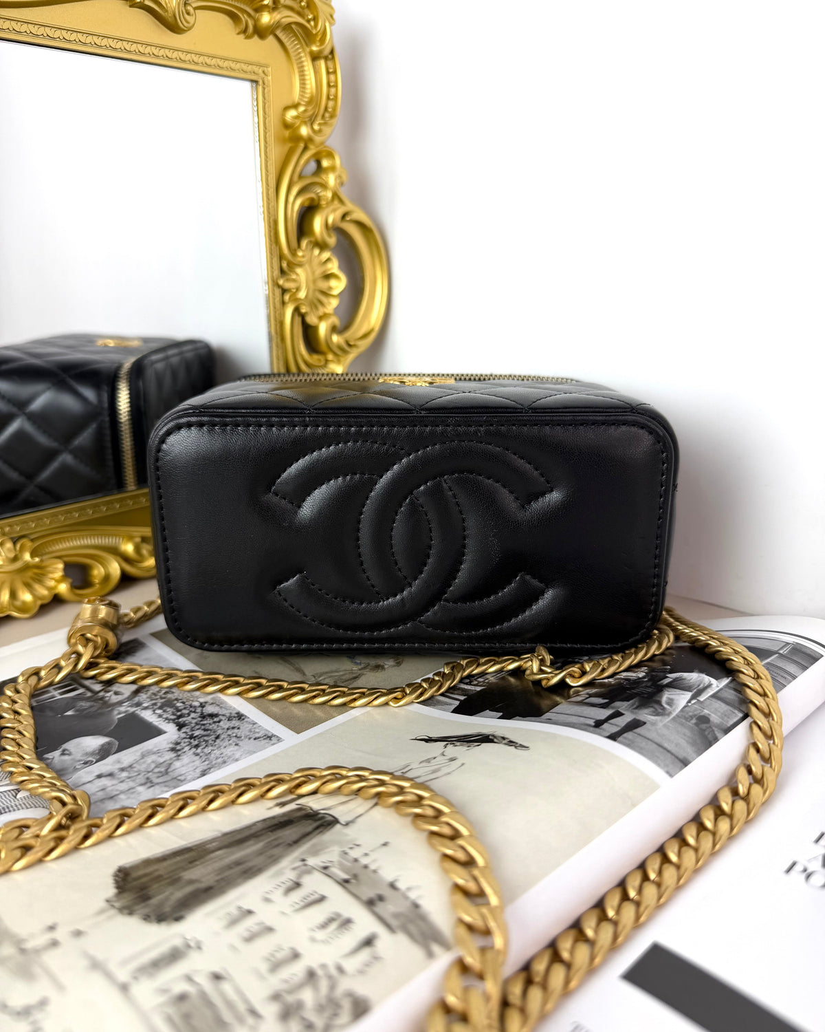 Small Vanity Case with Chain