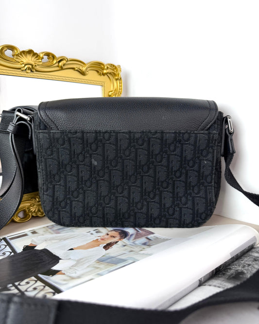 Saddle Messenger Bag