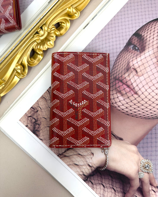Saint Pierre Card Holder