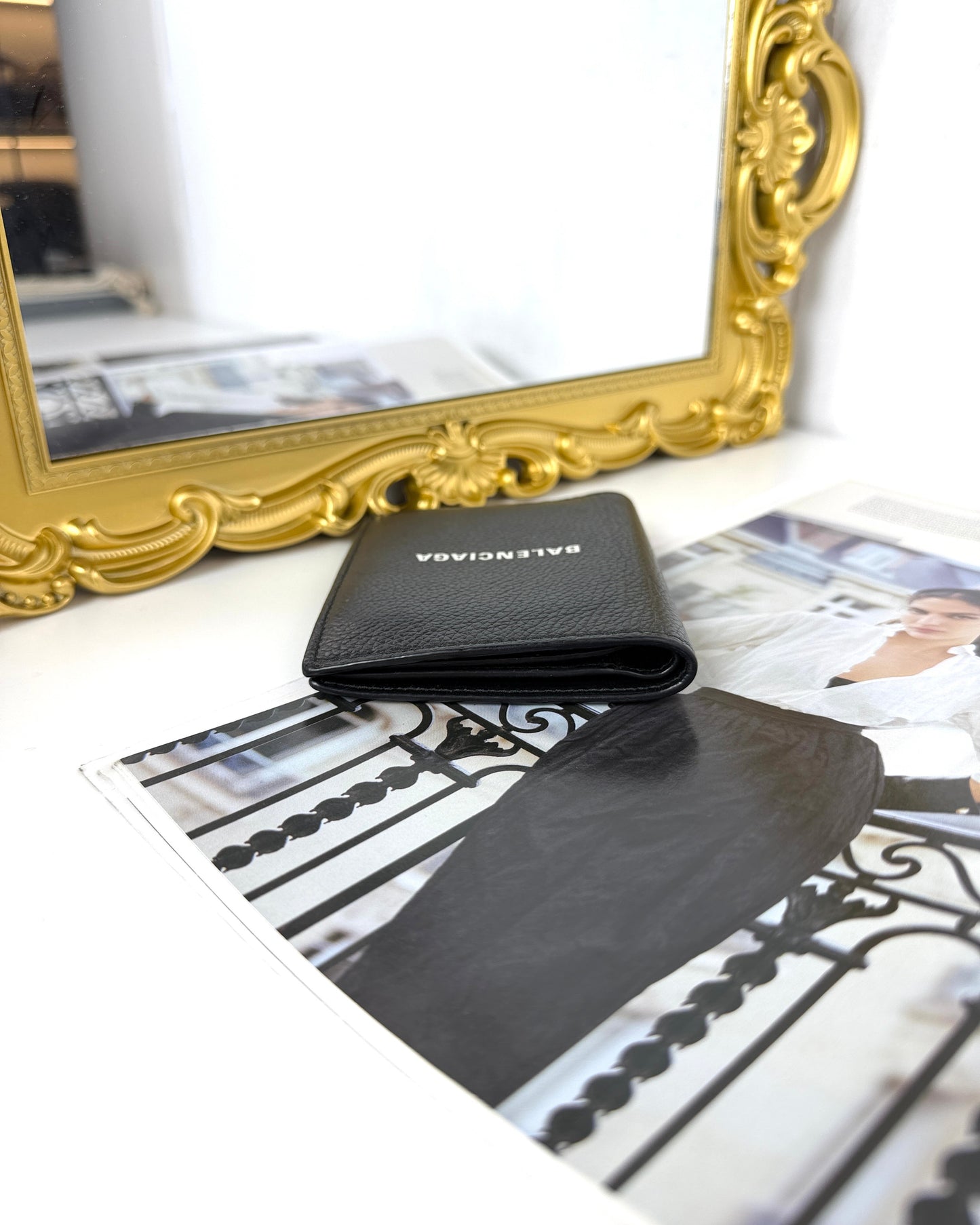 Card Vertical Bifolded Wallet