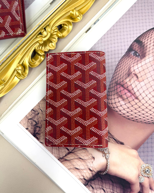 Saint Pierre Card Holder