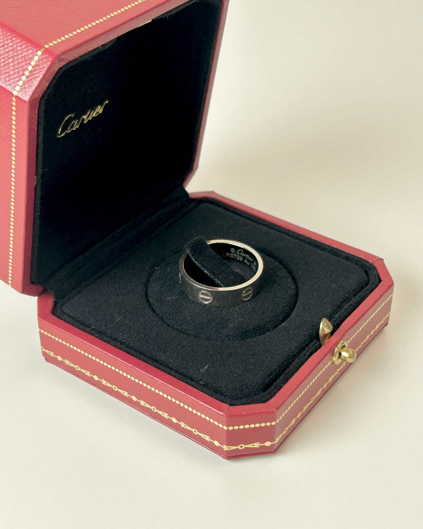 LOVE Ring