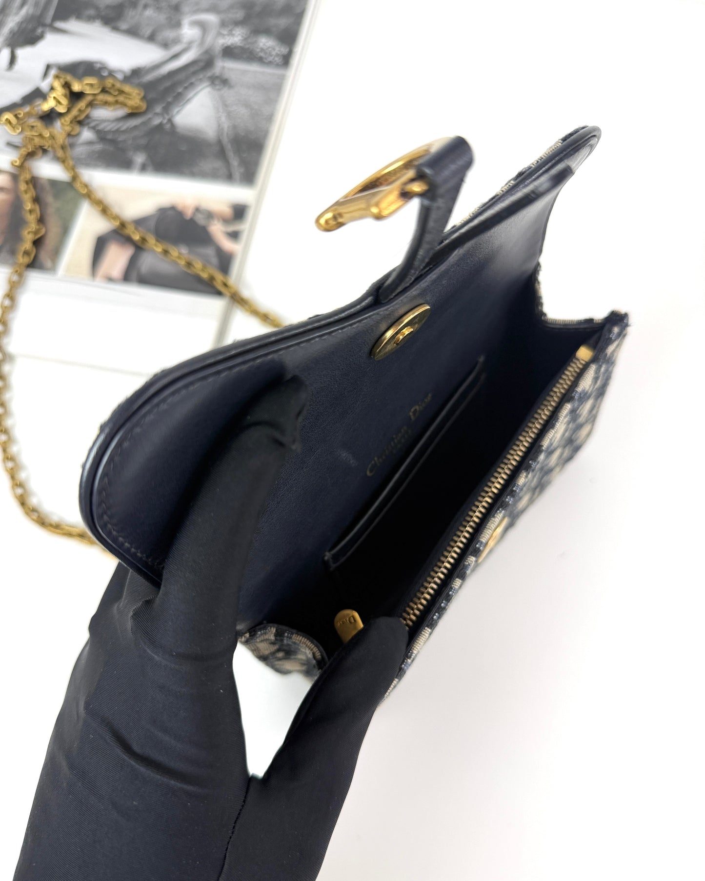 Medium Saddle Pouch with Chain
