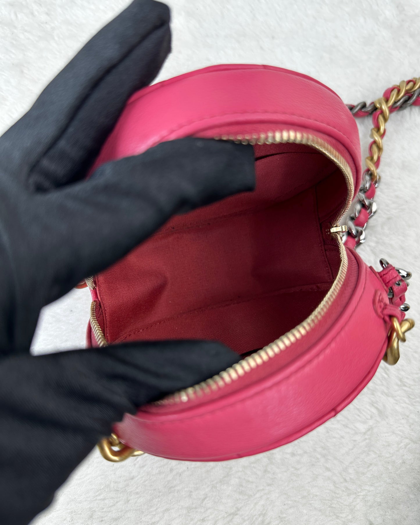 19 Round Clutch with Chain