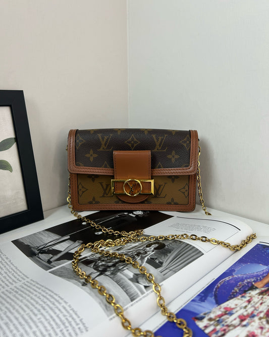 Dauphine Chain Wallet