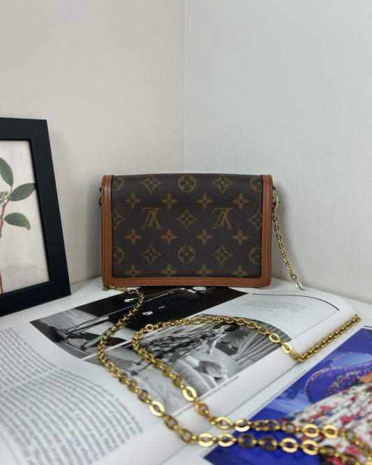 Dauphine Chain Wallet