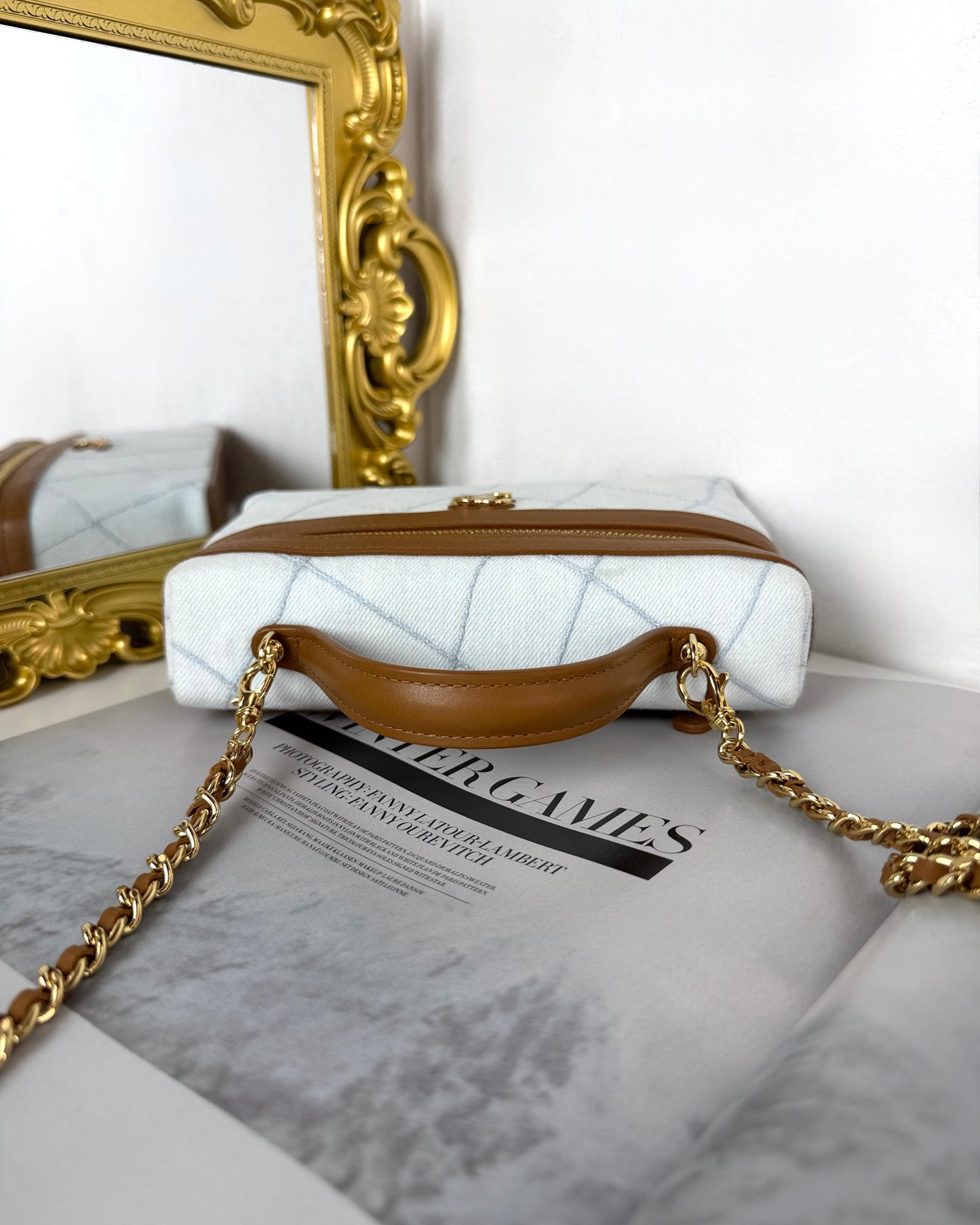 Slim Vanity Case with Chain