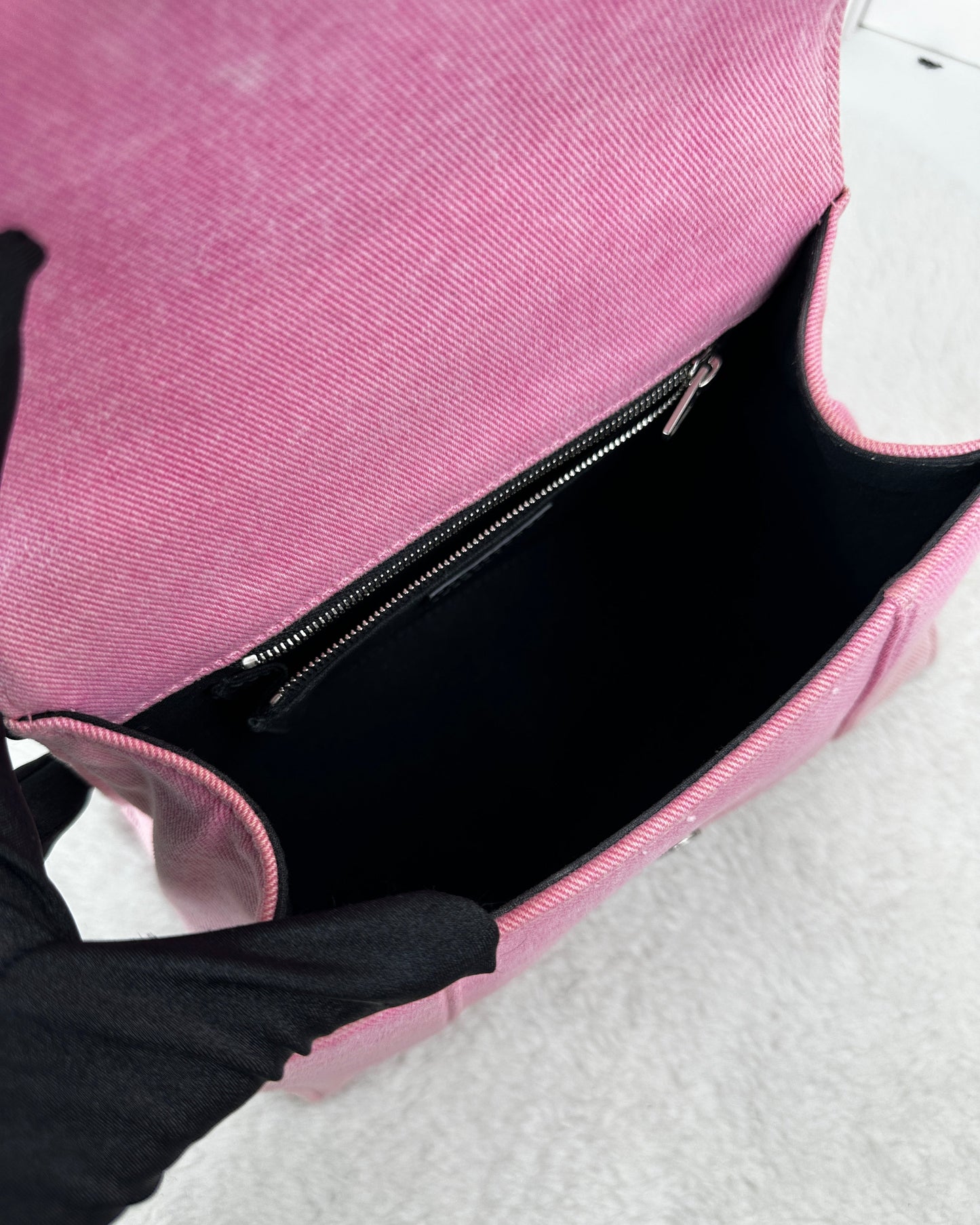 Hourglass Top Handle