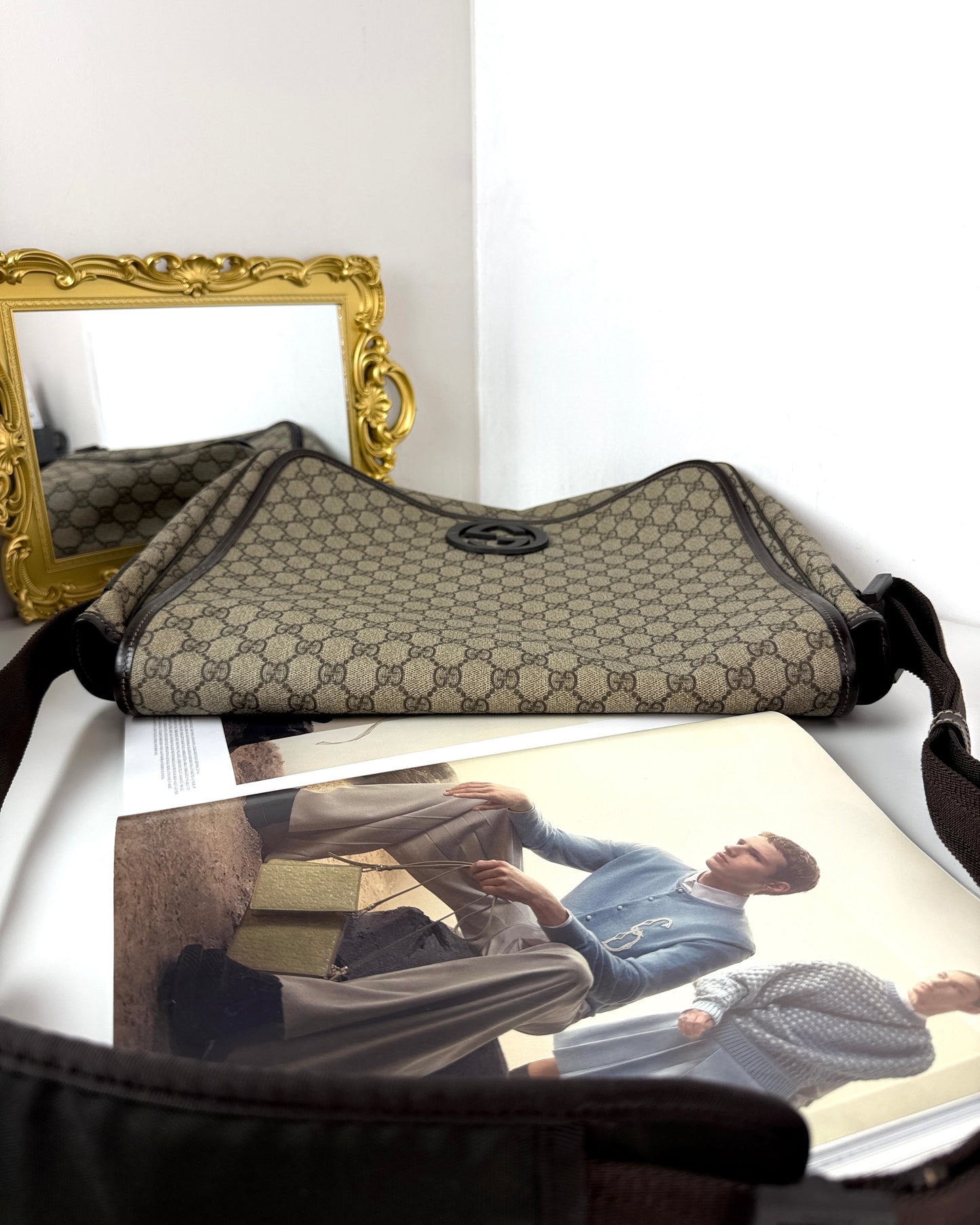 Interlocking G Large Messenger Bag