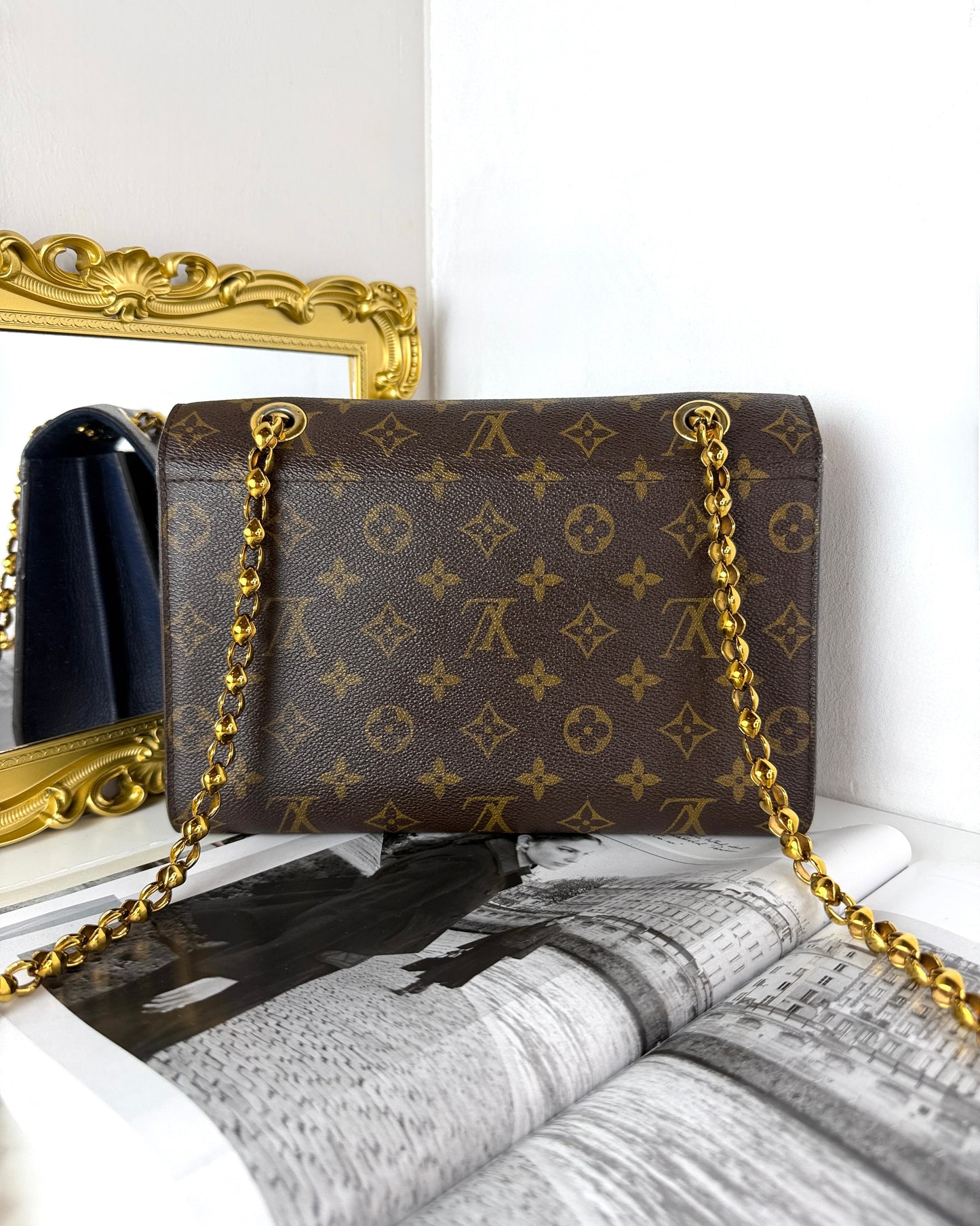 Victoire Chain Bag