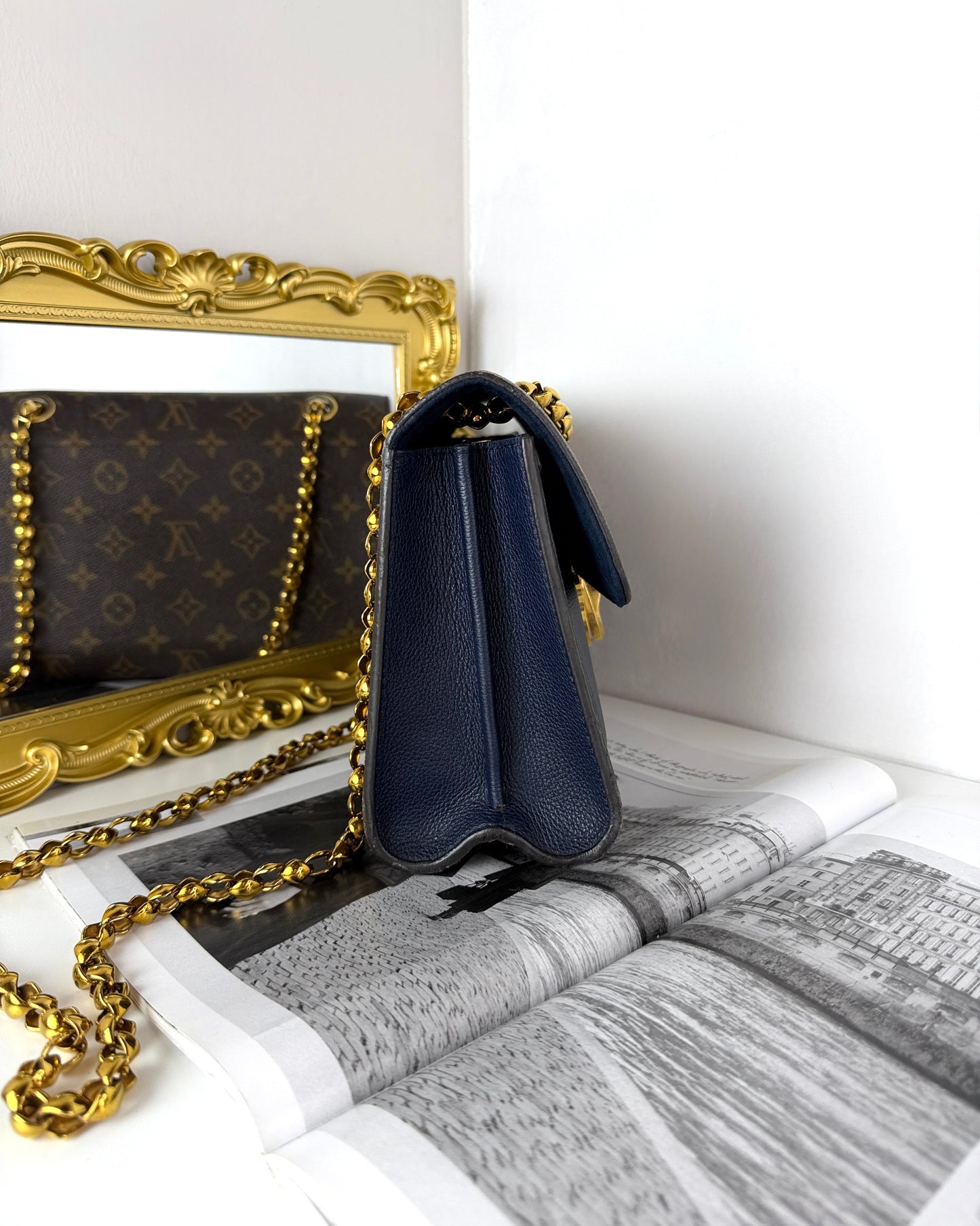 Victoire Chain Bag