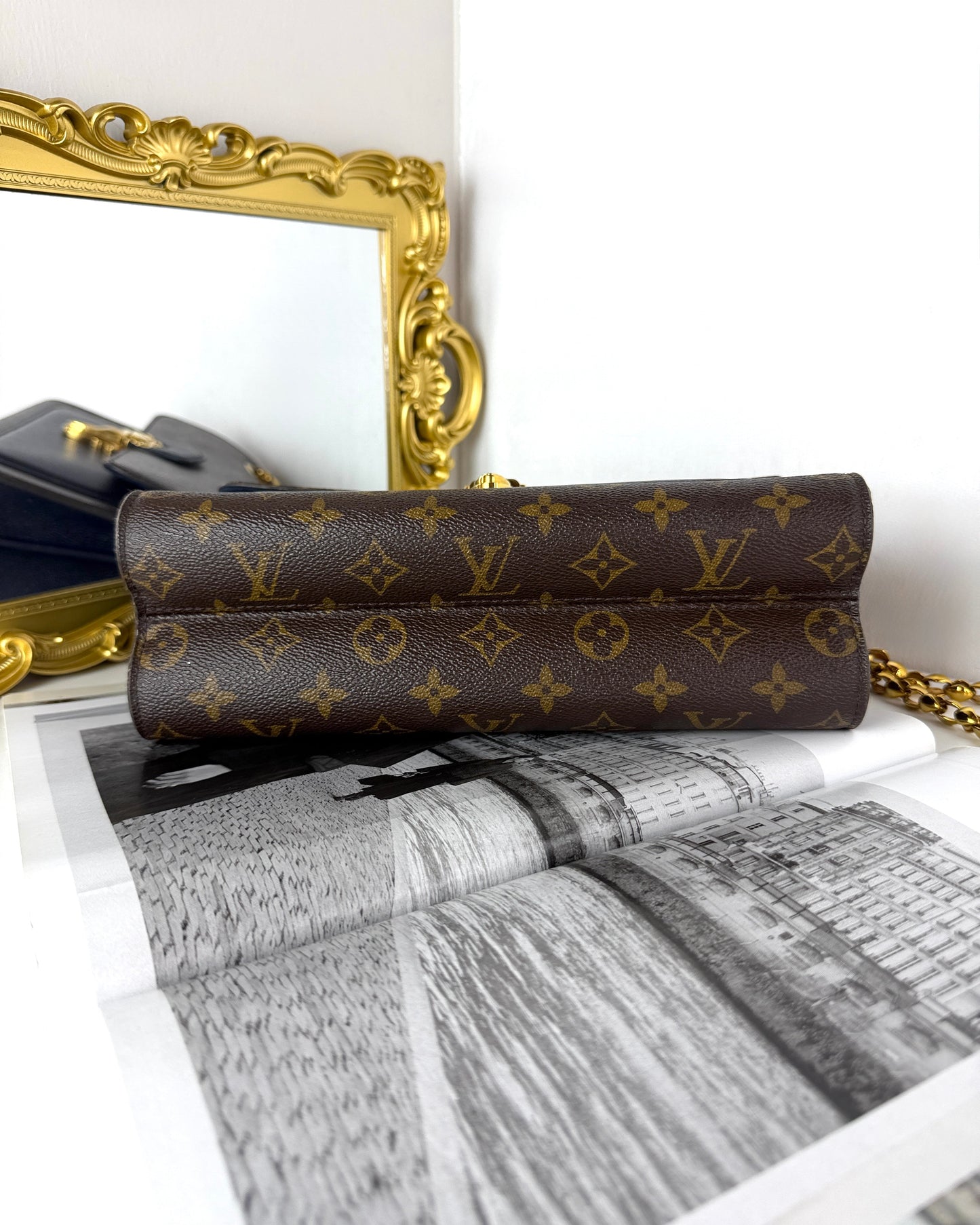 Victoire Chain Bag