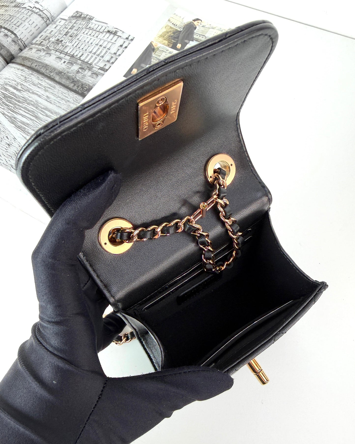 Trendy CC Clutch with Chain