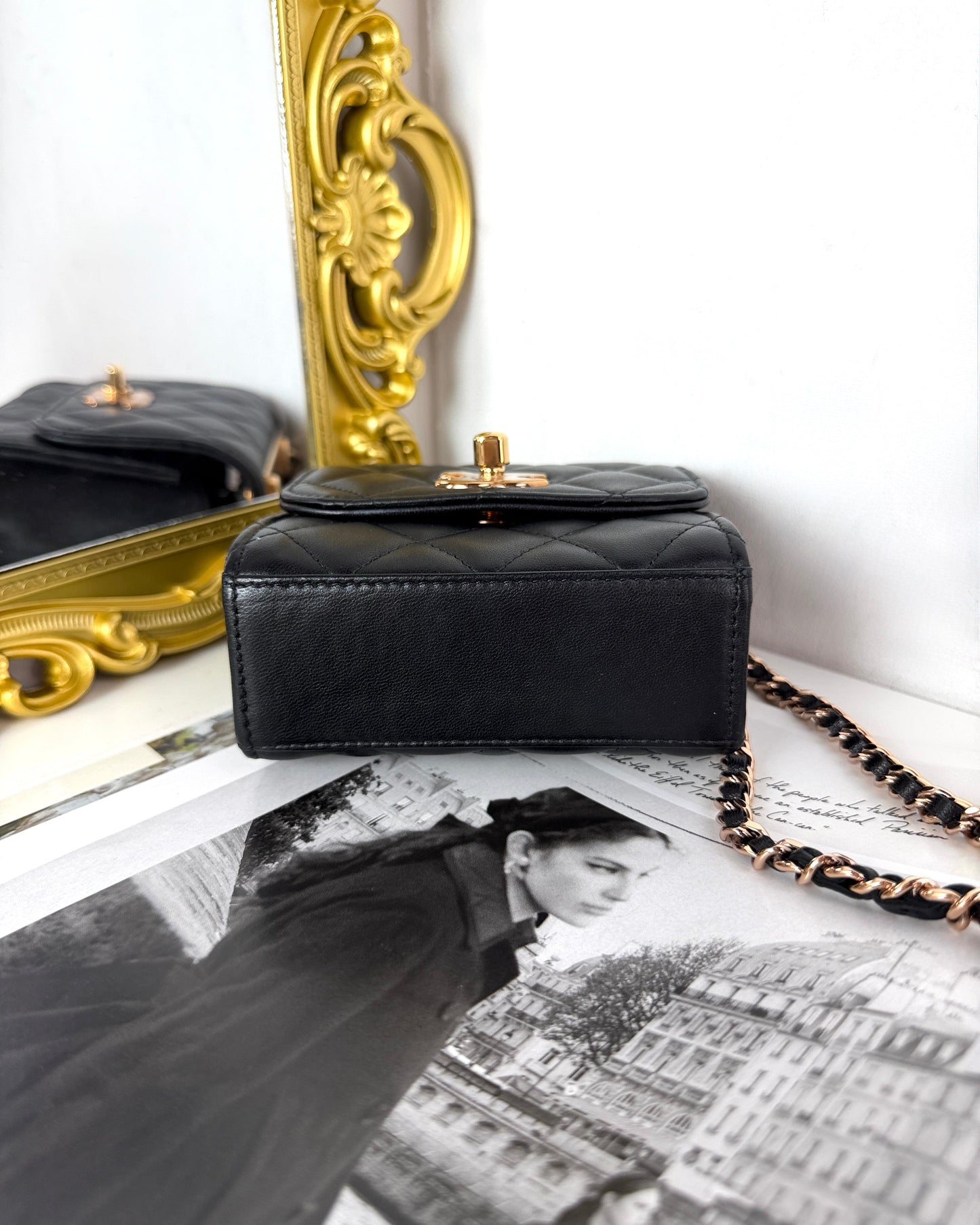 Trendy CC Clutch with Chain
