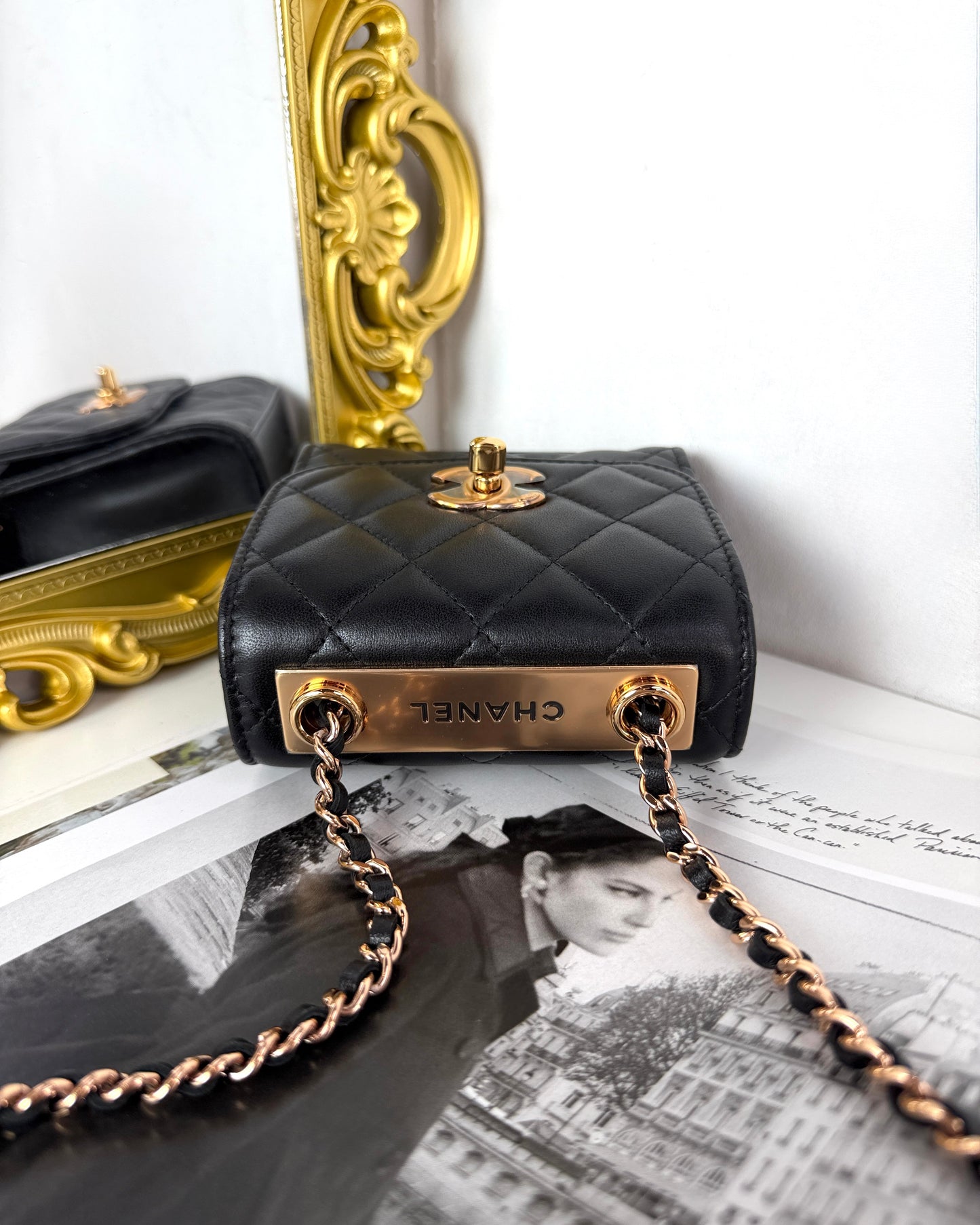 Trendy CC Clutch with Chain