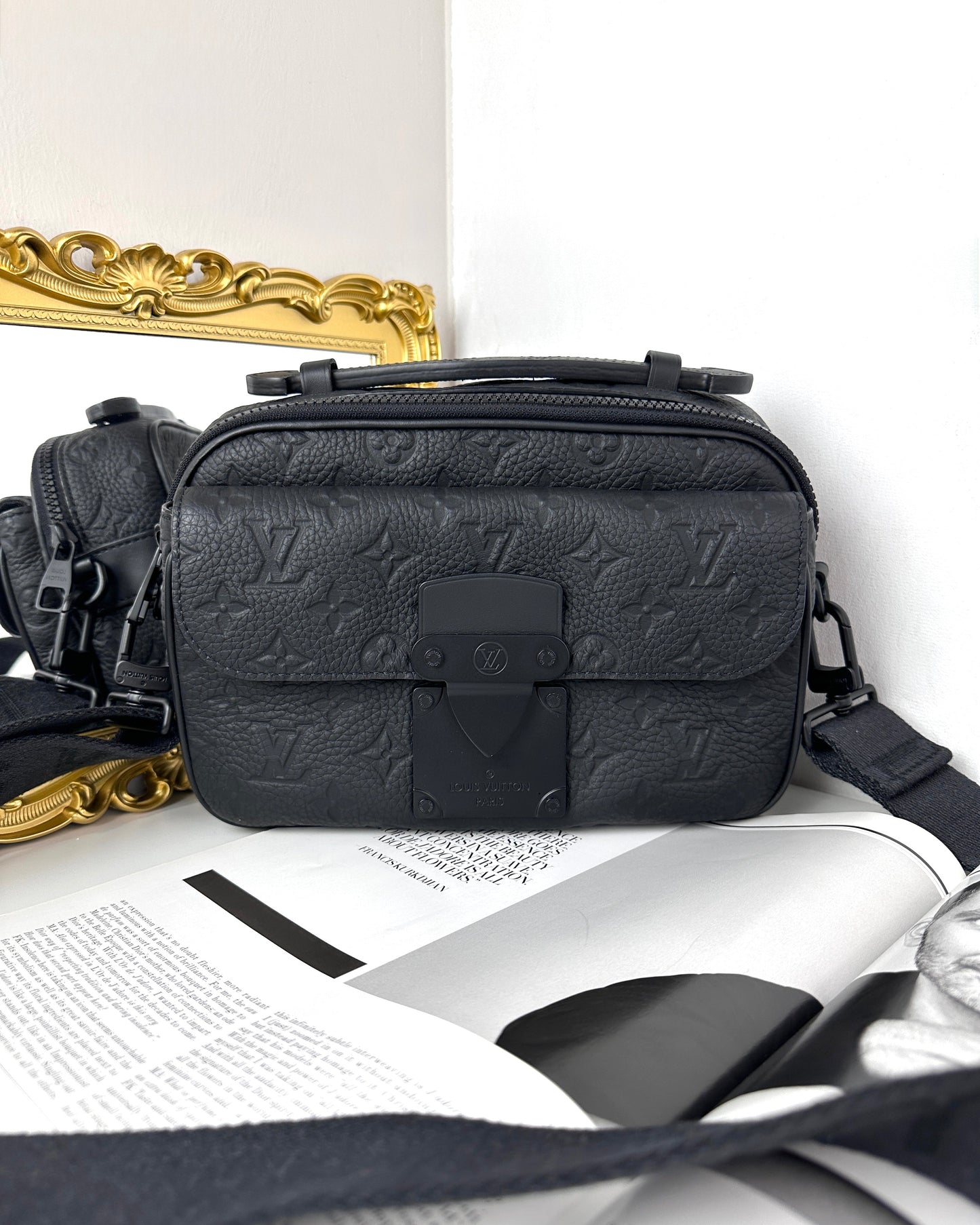 S Lock Messenger