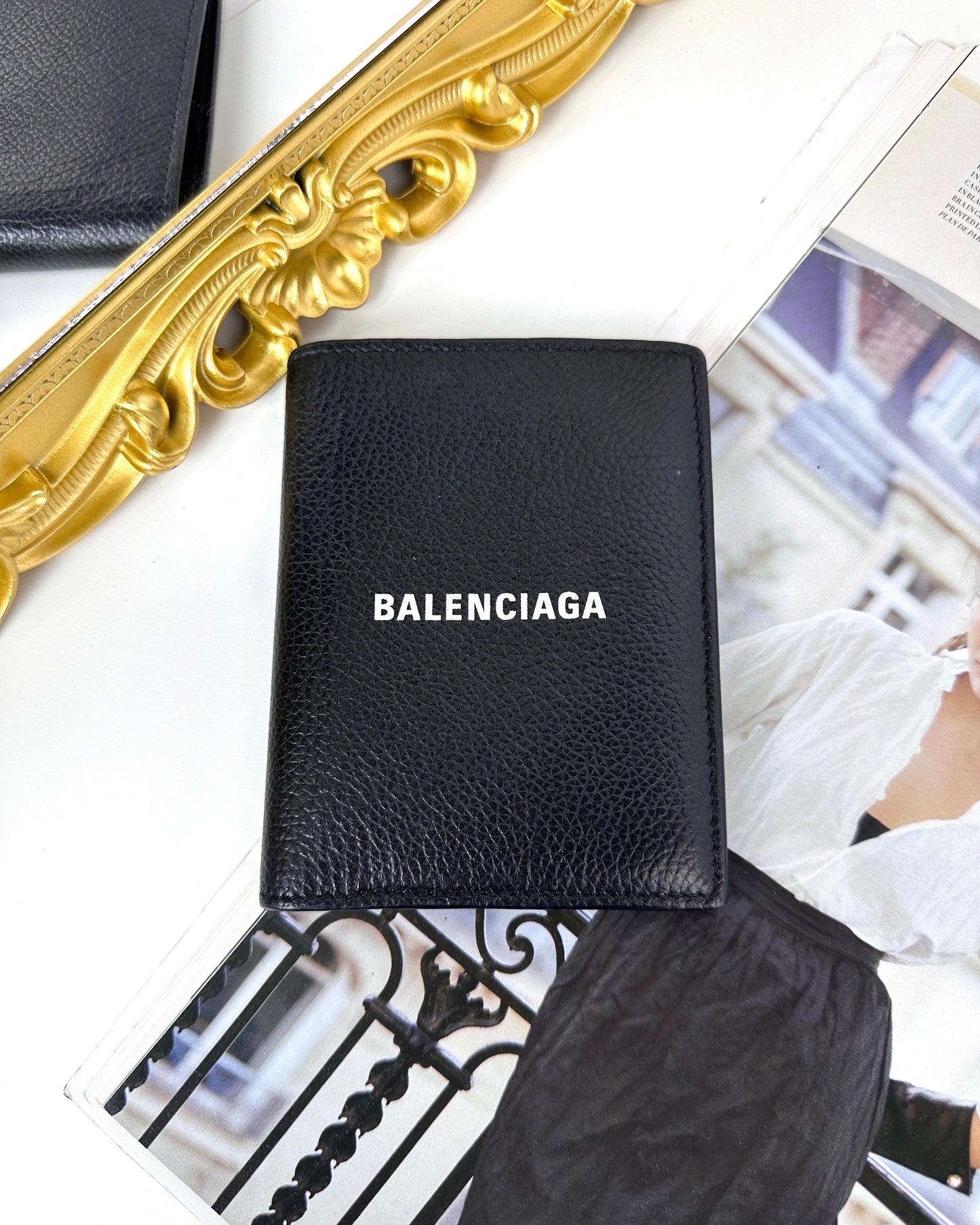 Card Vertical Bifolded Wallet