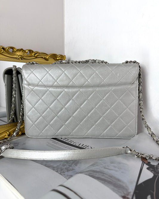 Beauty Lock Flap Bag