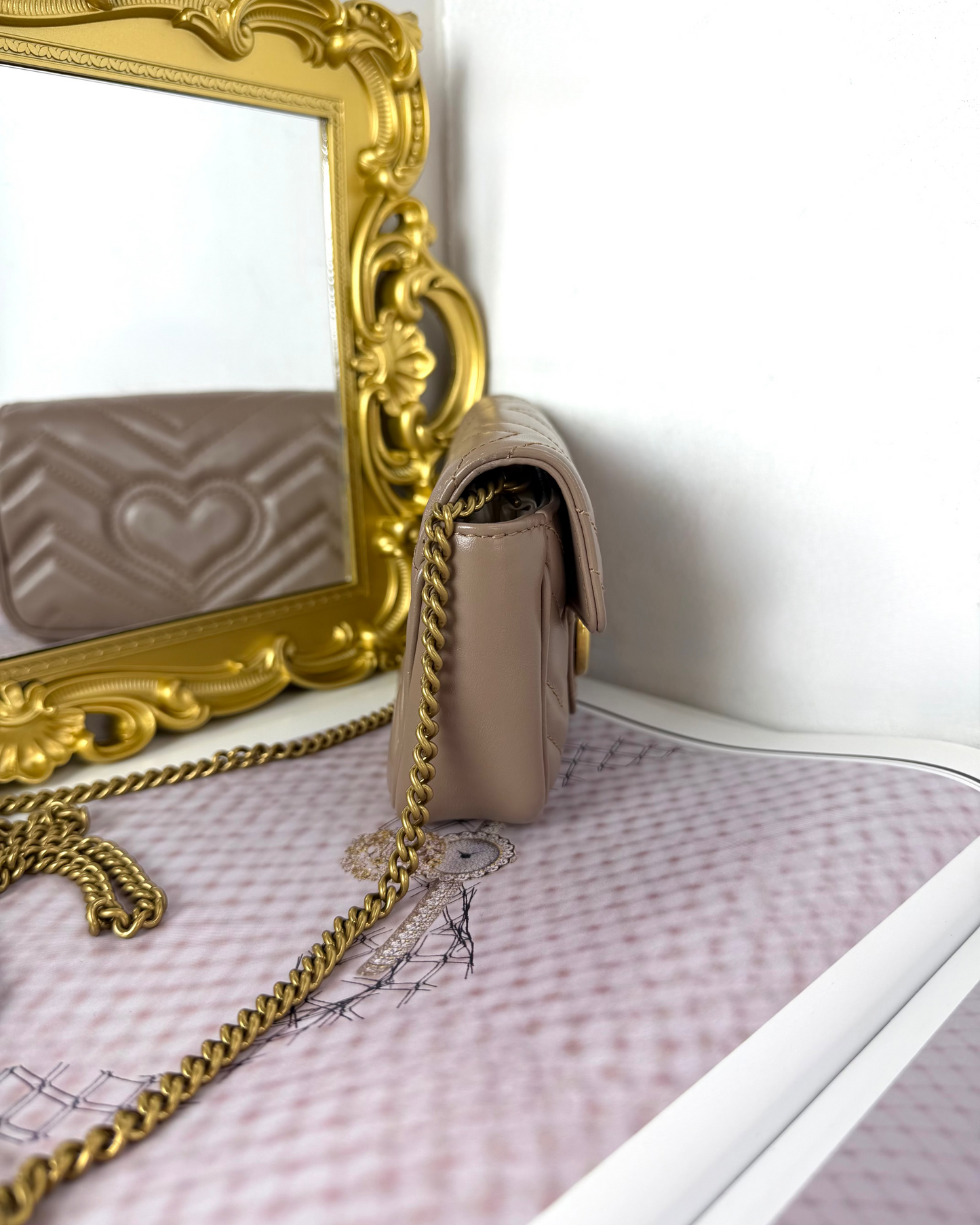 GG Marmont Matelassé Super Mini Bag