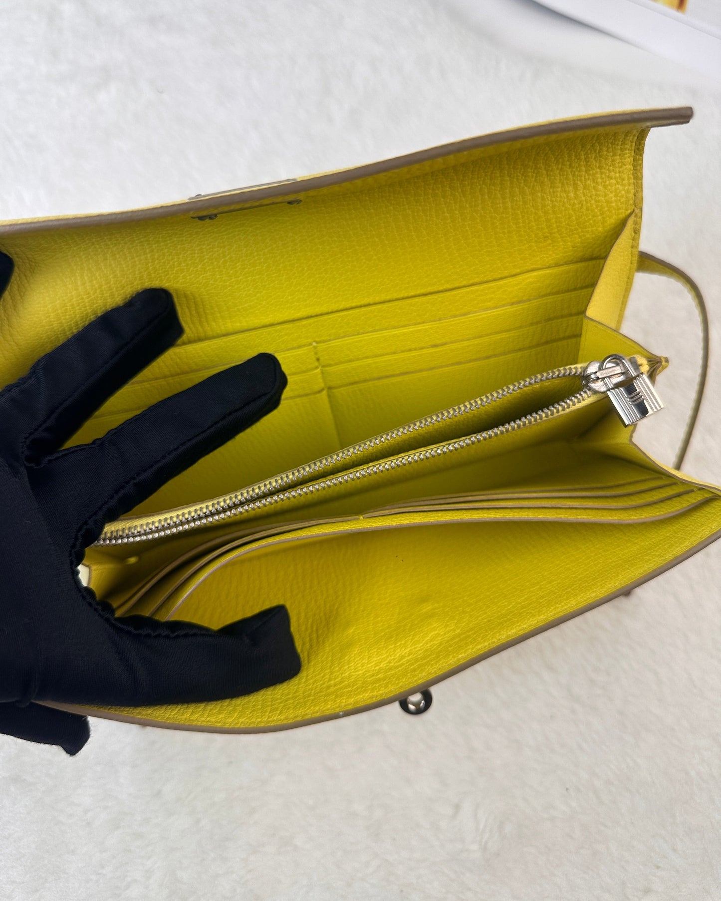 Kelly Classique To Go