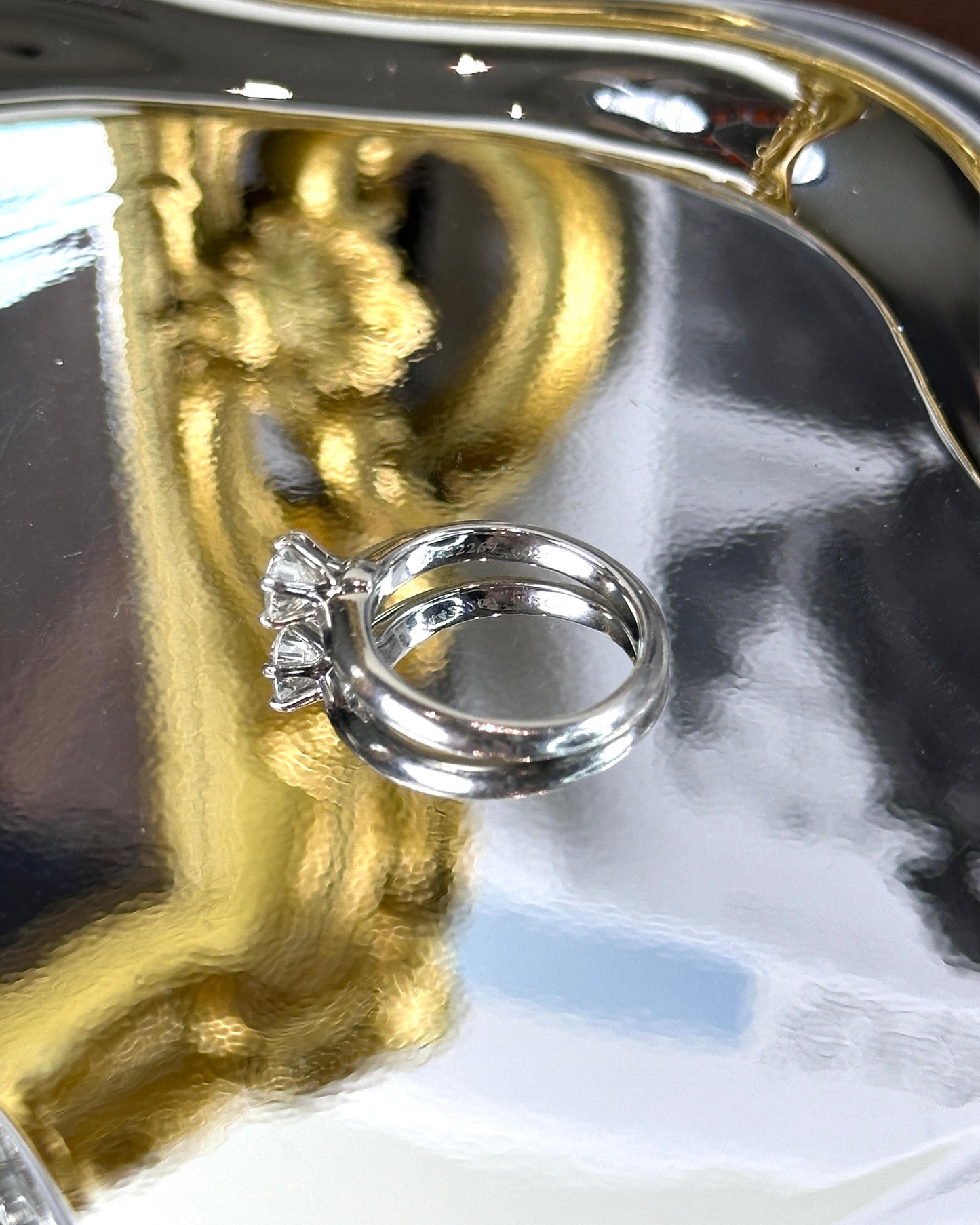 Roud Brilliant Engagement Ring