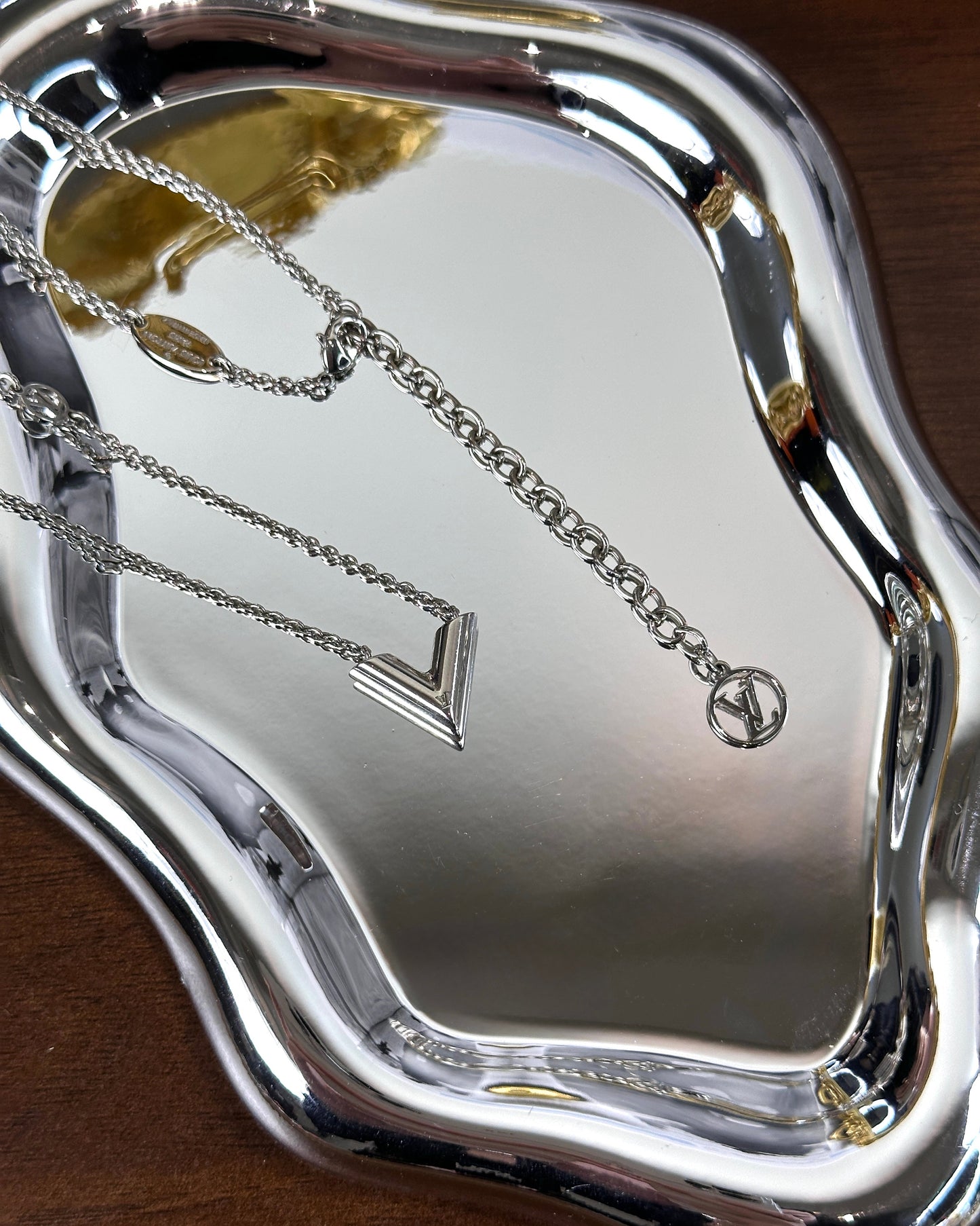 Essential V Supple Necklace