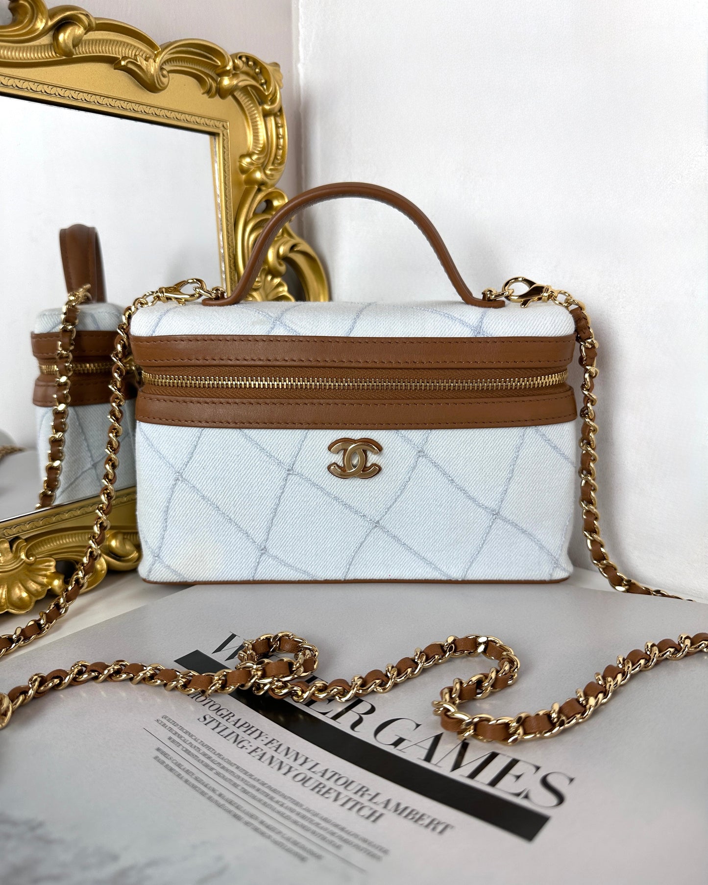 Slim Vanity Case with Chain