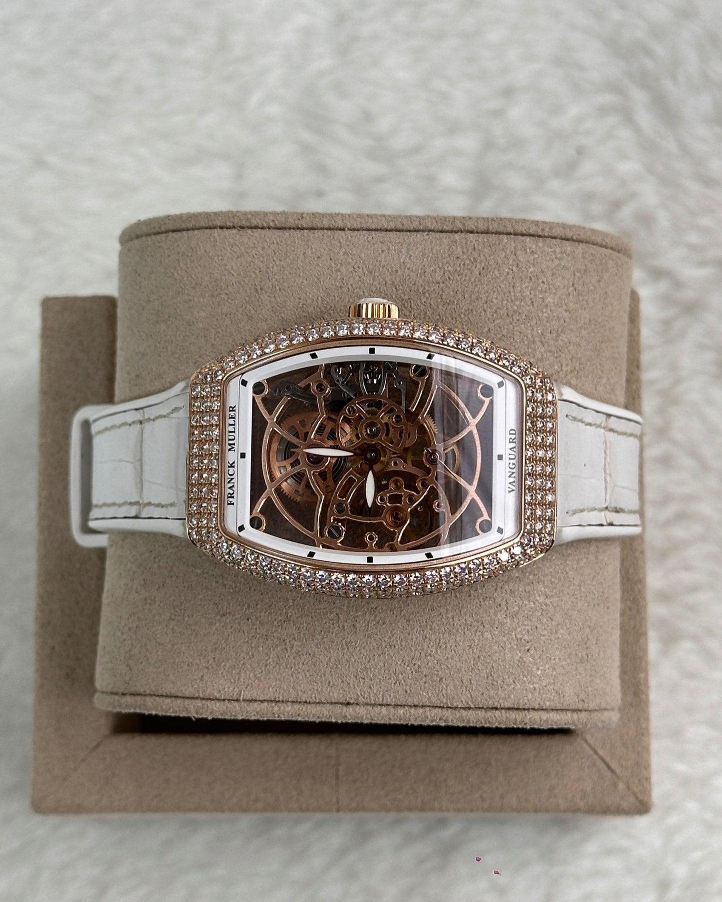 Vanguard Lady Skeleton