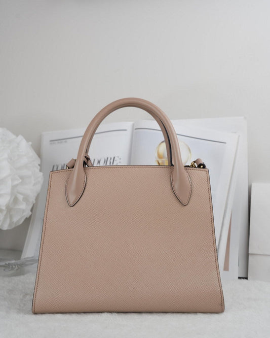 Monochrome Saffiano Cuir Leather