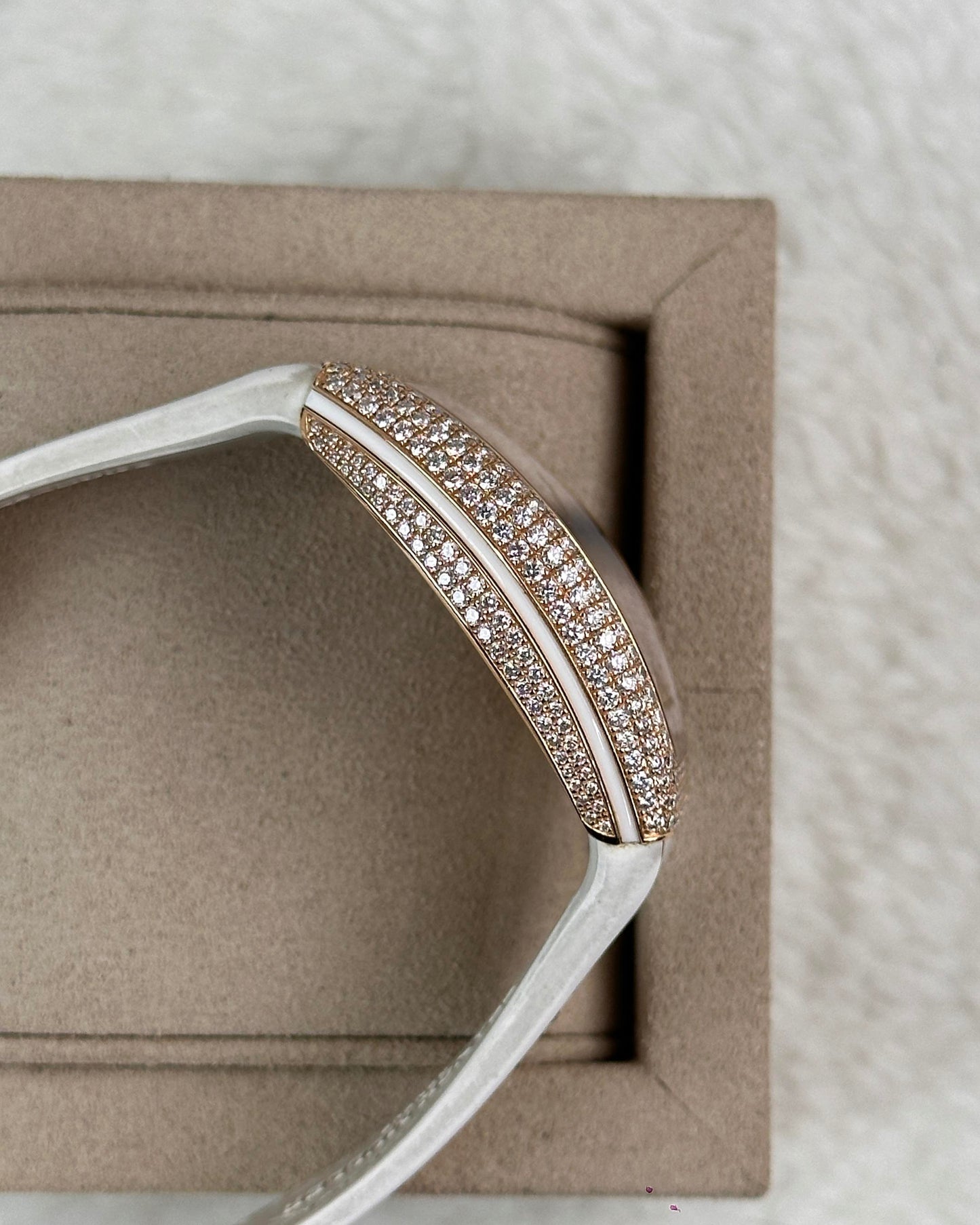 Vanguard Lady Skeleton