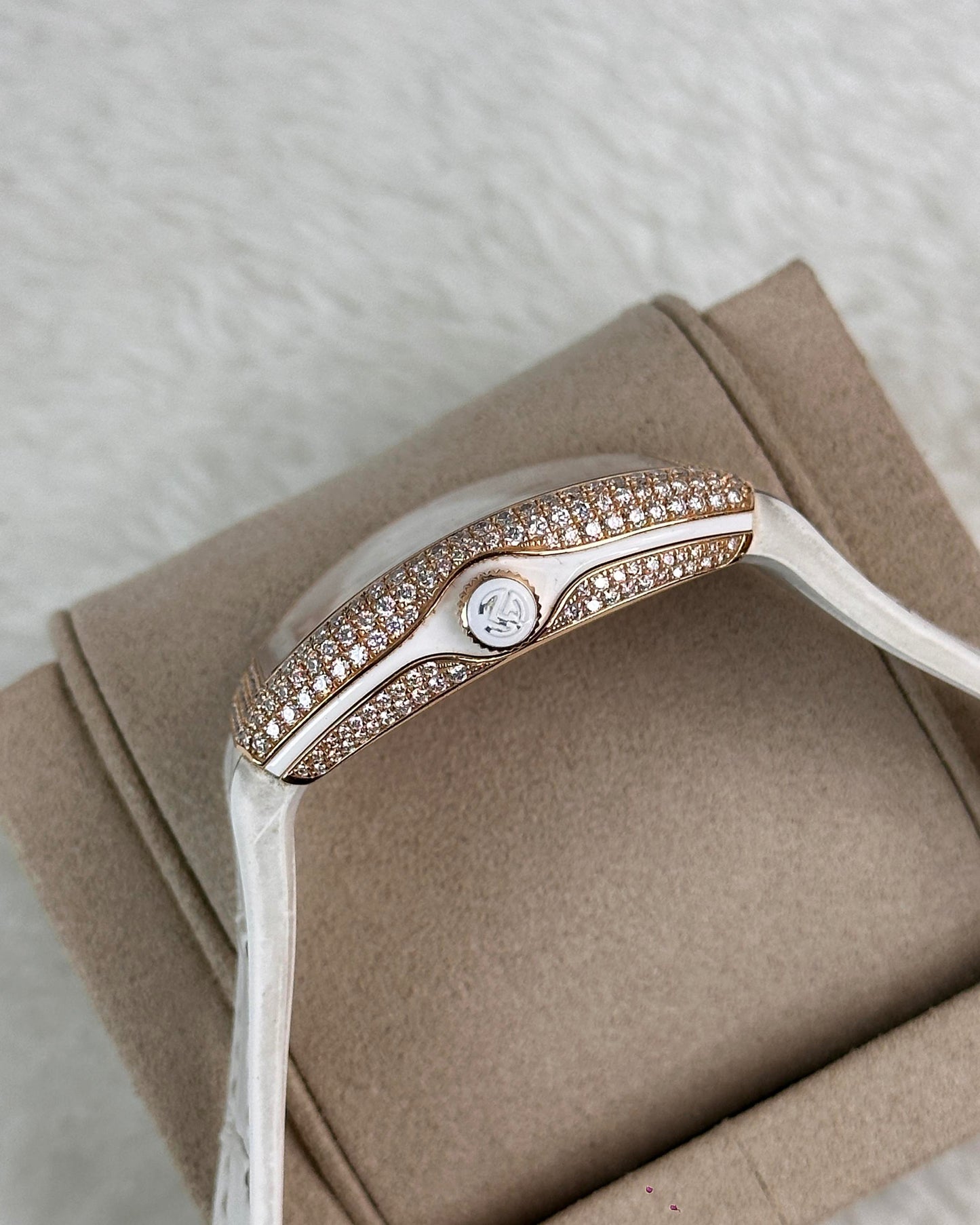 Vanguard Lady Skeleton