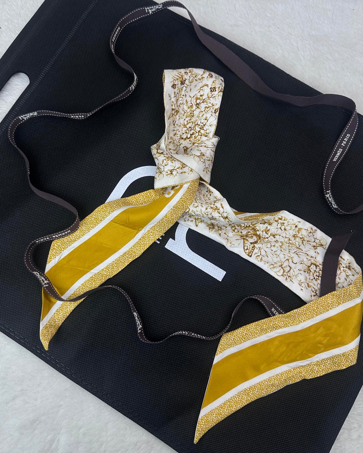 Mizah Scarf
