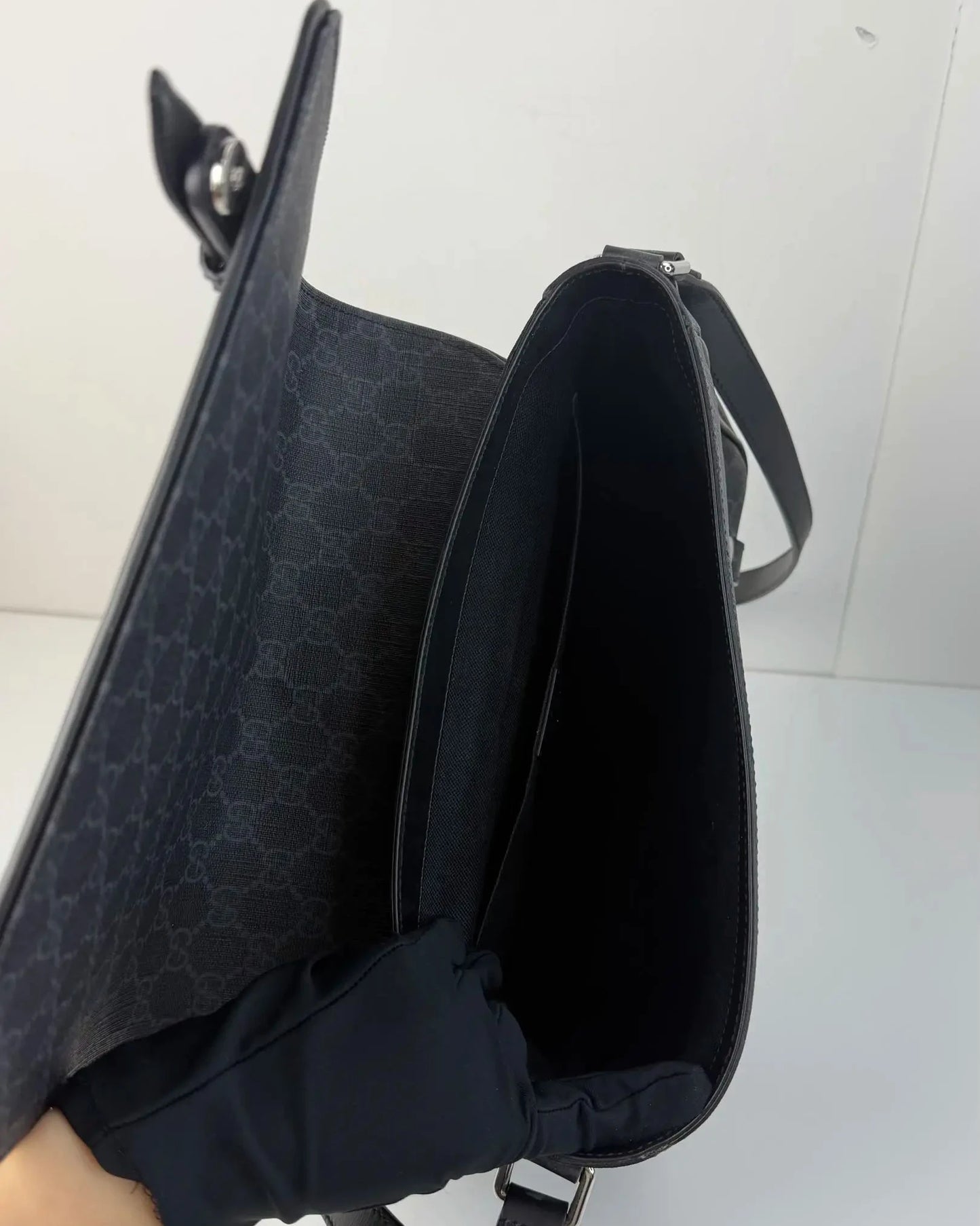 GG Supreme Messenger Bag