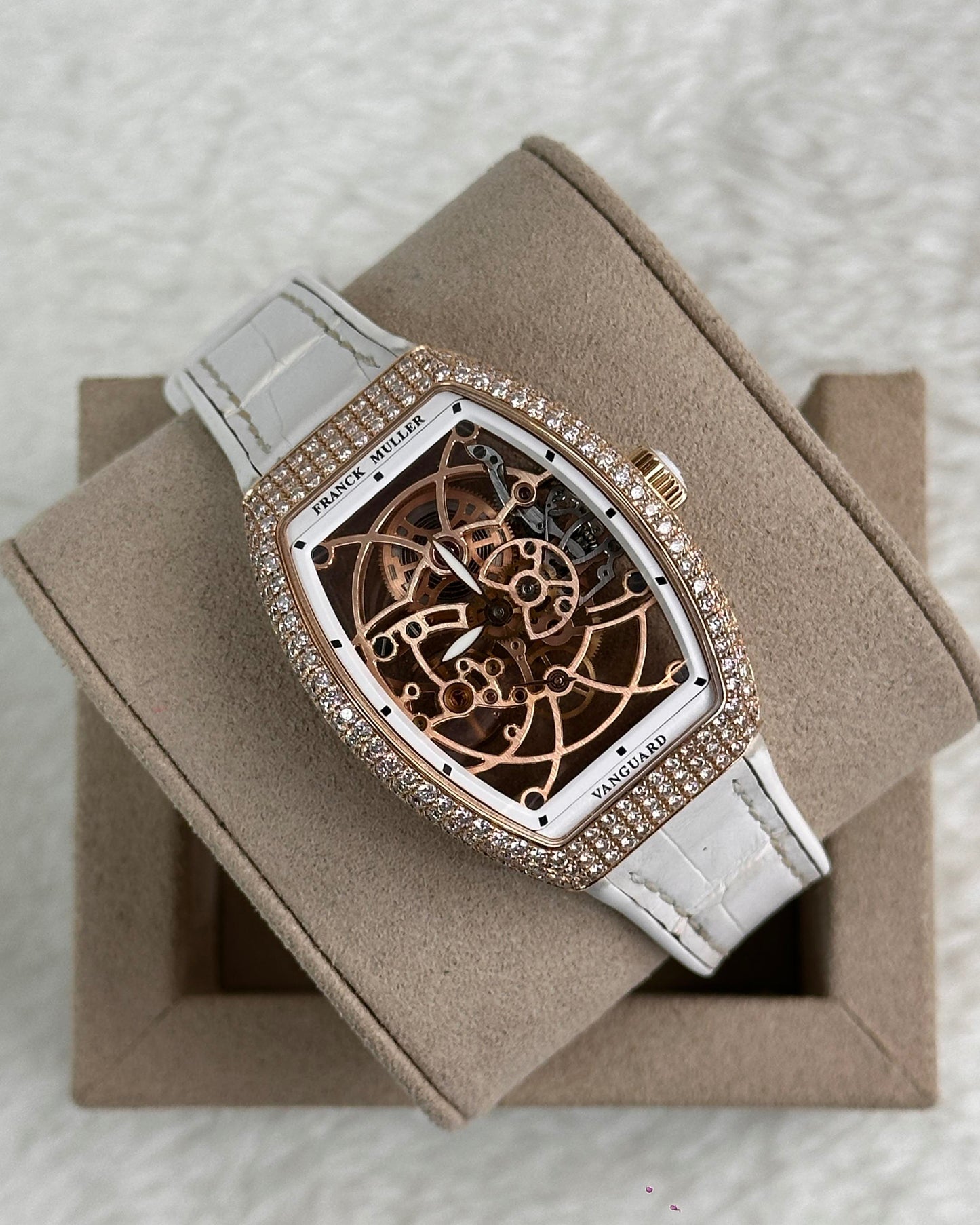 Vanguard Lady Skeleton