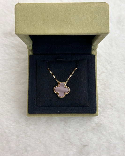 Alhambra necklace