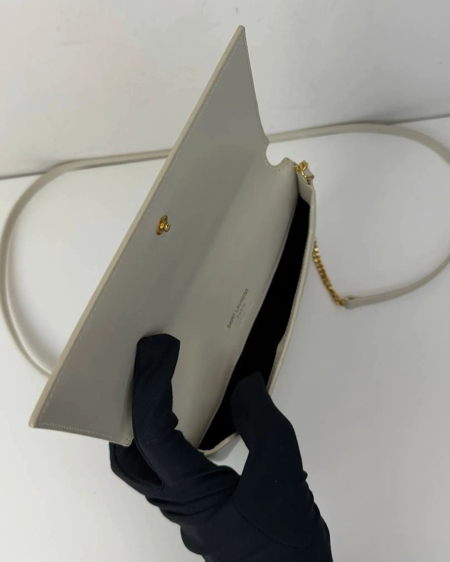 Cassandre Phone Holder